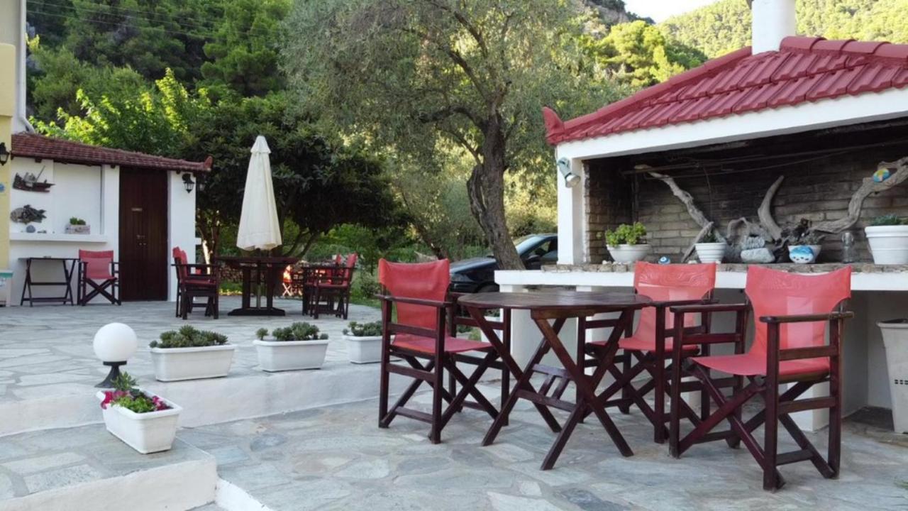 Limnonari Beach Rooms Skopelos stad Exteriör bild